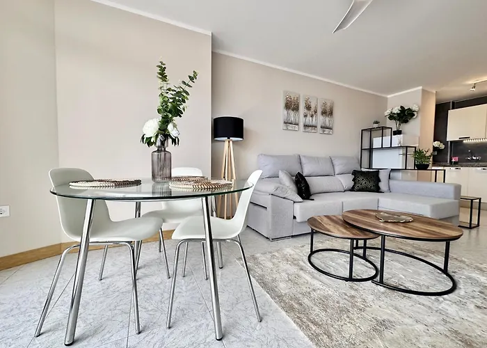 Torres De Yomely -y3a Playa de las Americas (Tenerife)